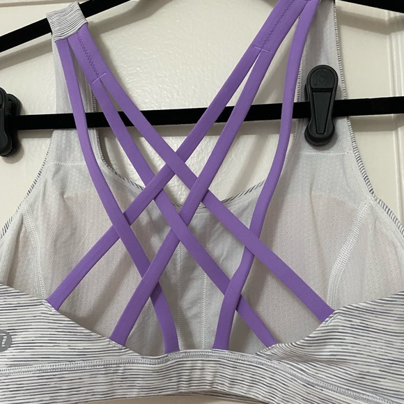 Lululemon free to be serene gray/white/purple bra size 4 - Picture 4 of 6